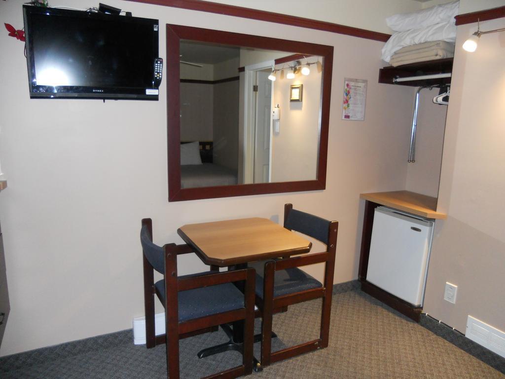 Motel Normandie Louiseville Chambre photo