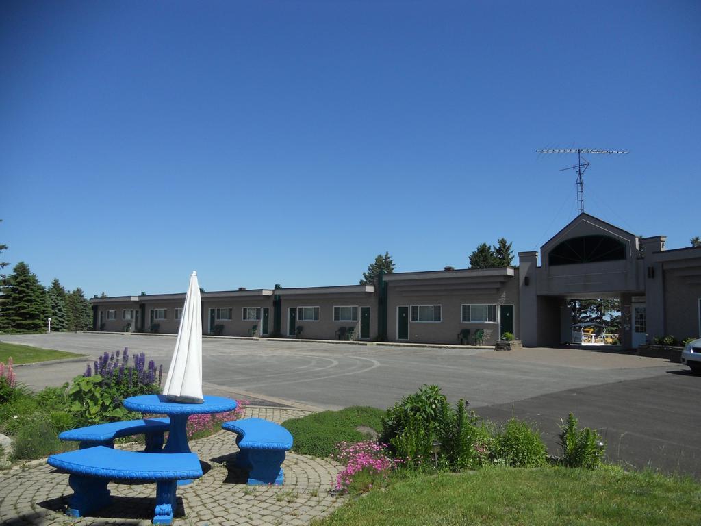 Motel Normandie Louiseville Extérieur photo