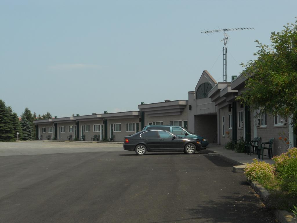 Motel Normandie Louiseville Extérieur photo