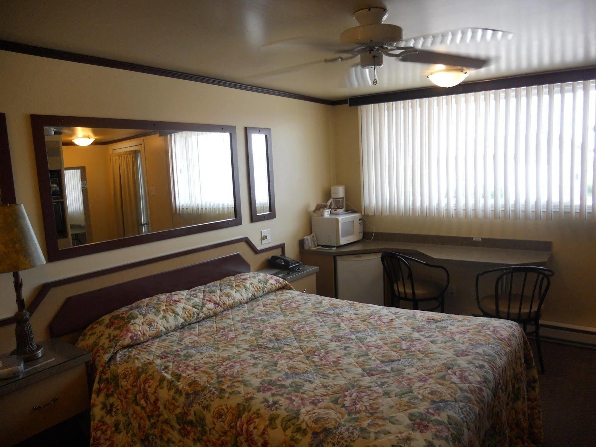 Motel Normandie Louiseville Extérieur photo