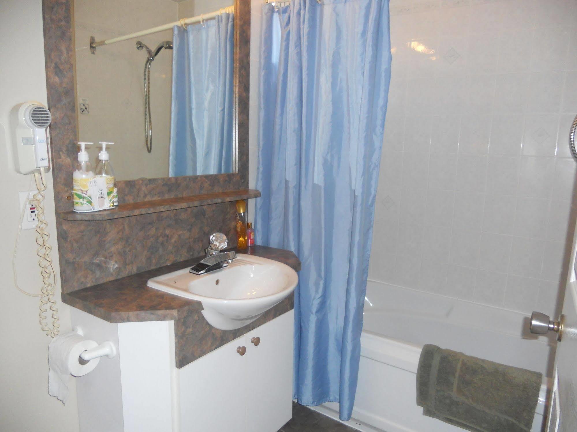 Motel Normandie Louiseville Extérieur photo