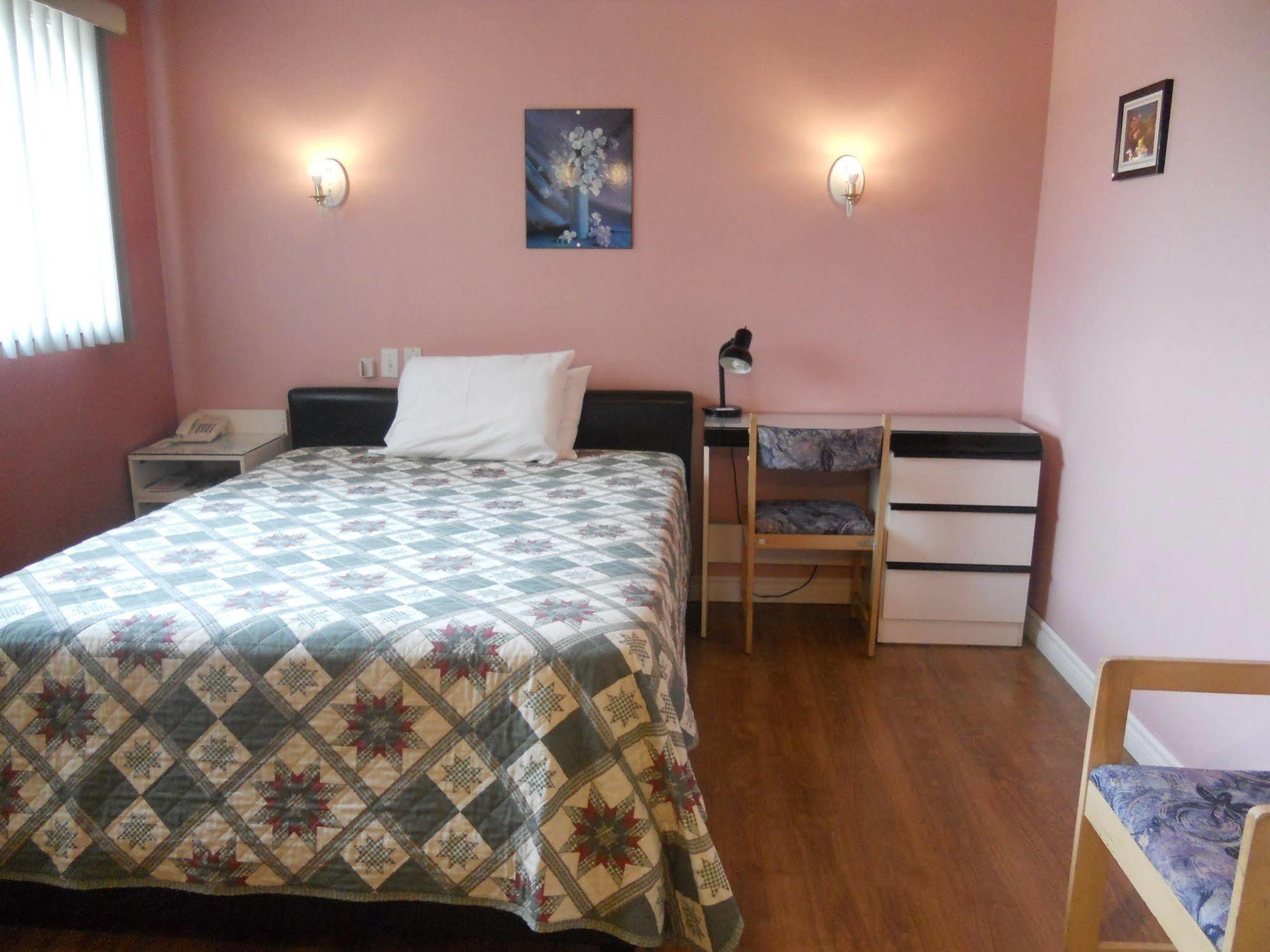 Motel Normandie Louiseville Extérieur photo