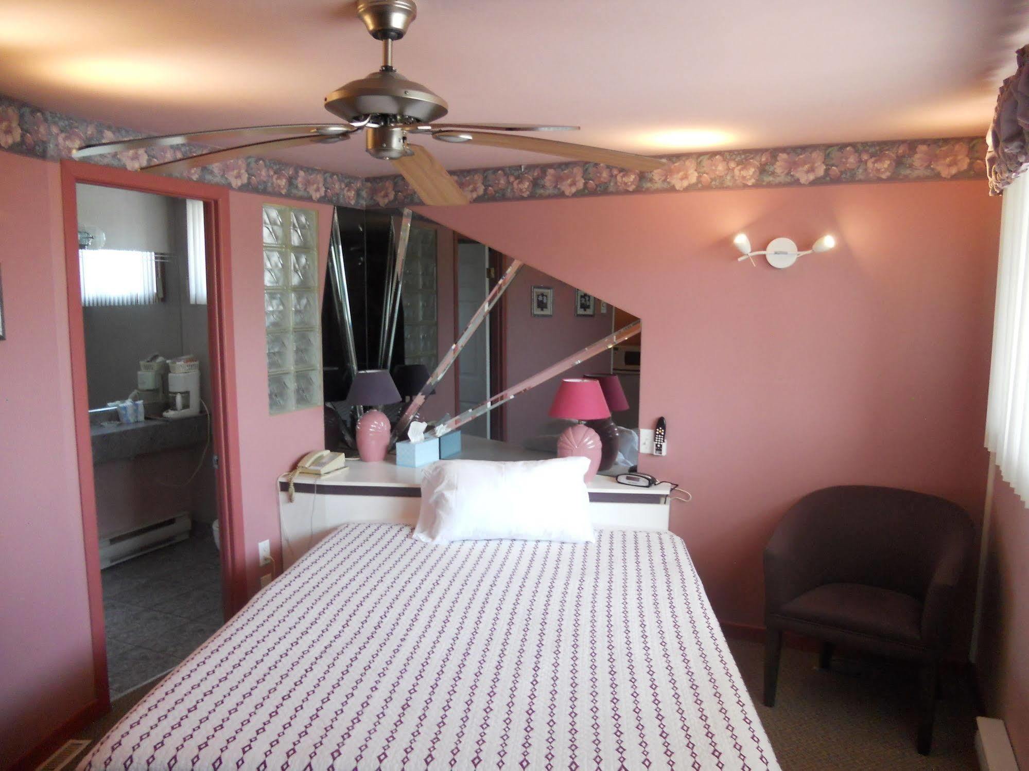Motel Normandie Louiseville Extérieur photo