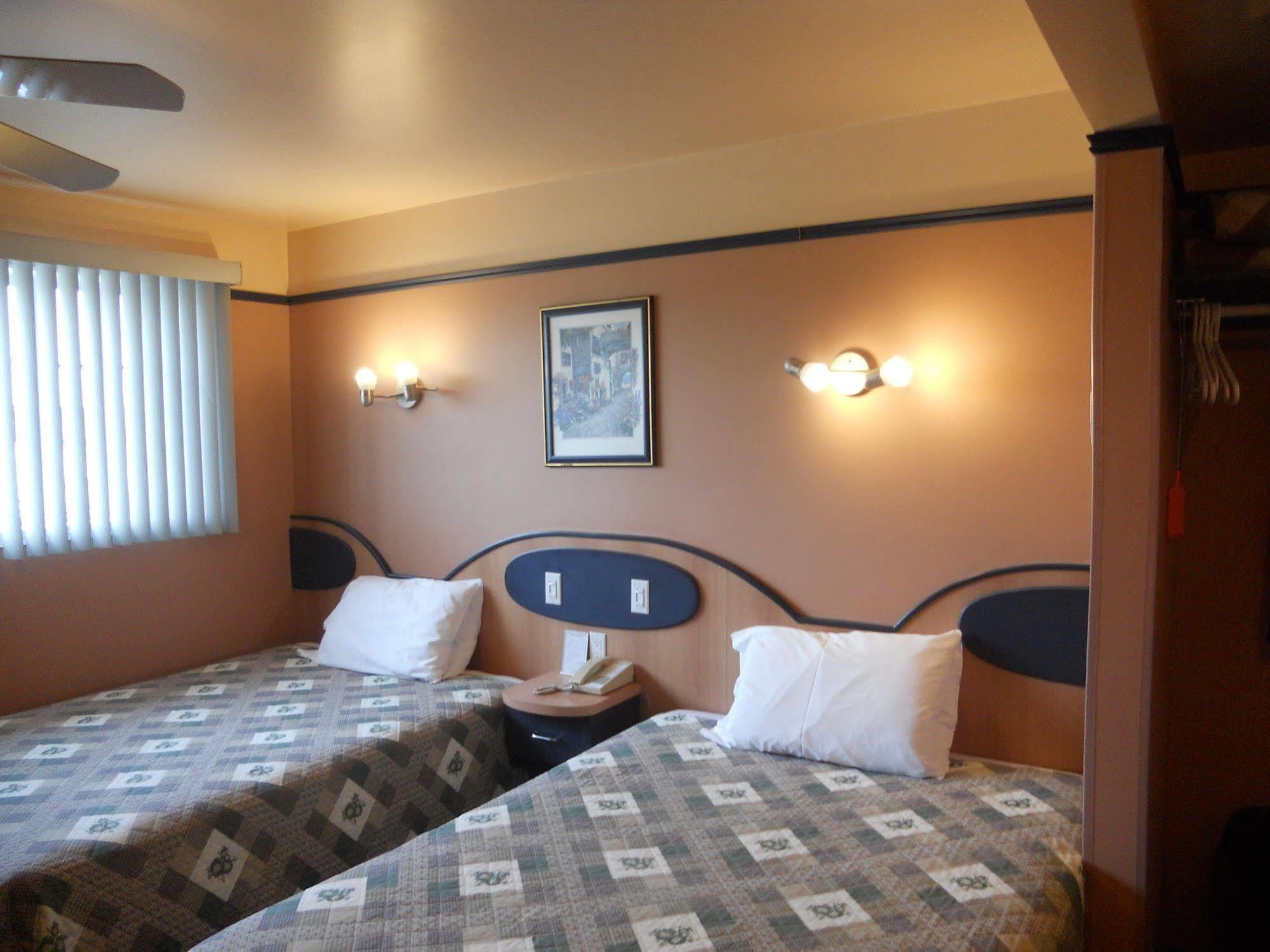 Motel Normandie Louiseville Extérieur photo